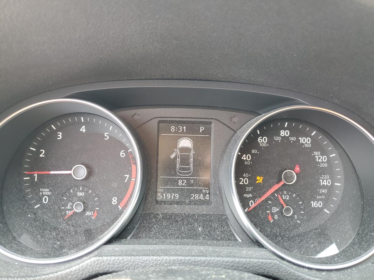 2018 Volkswagen Passat - Image 9
