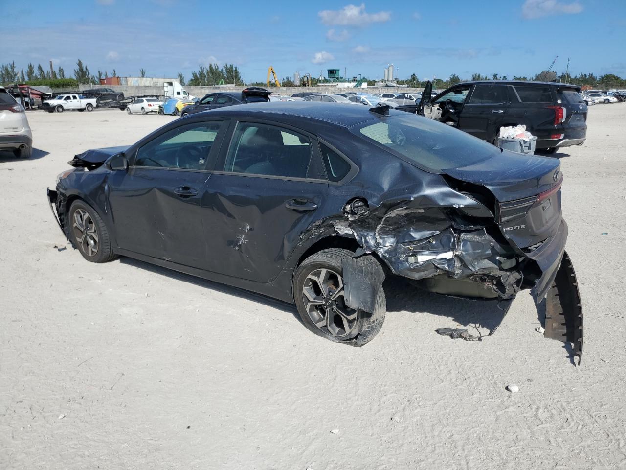 2019 Kia Forte - Image 2