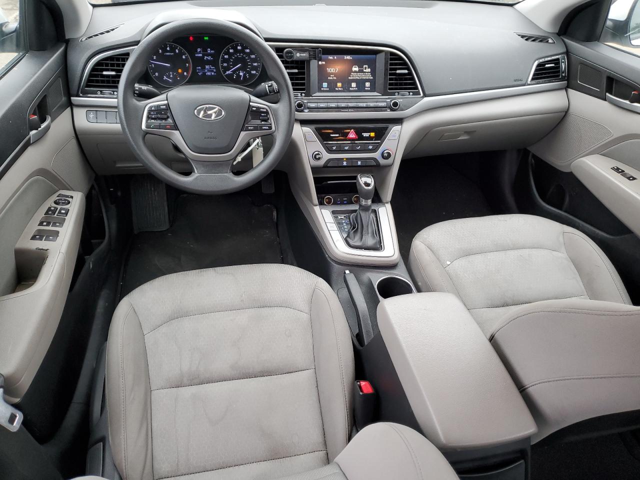 2017 Hyundai Elantra - Image 8