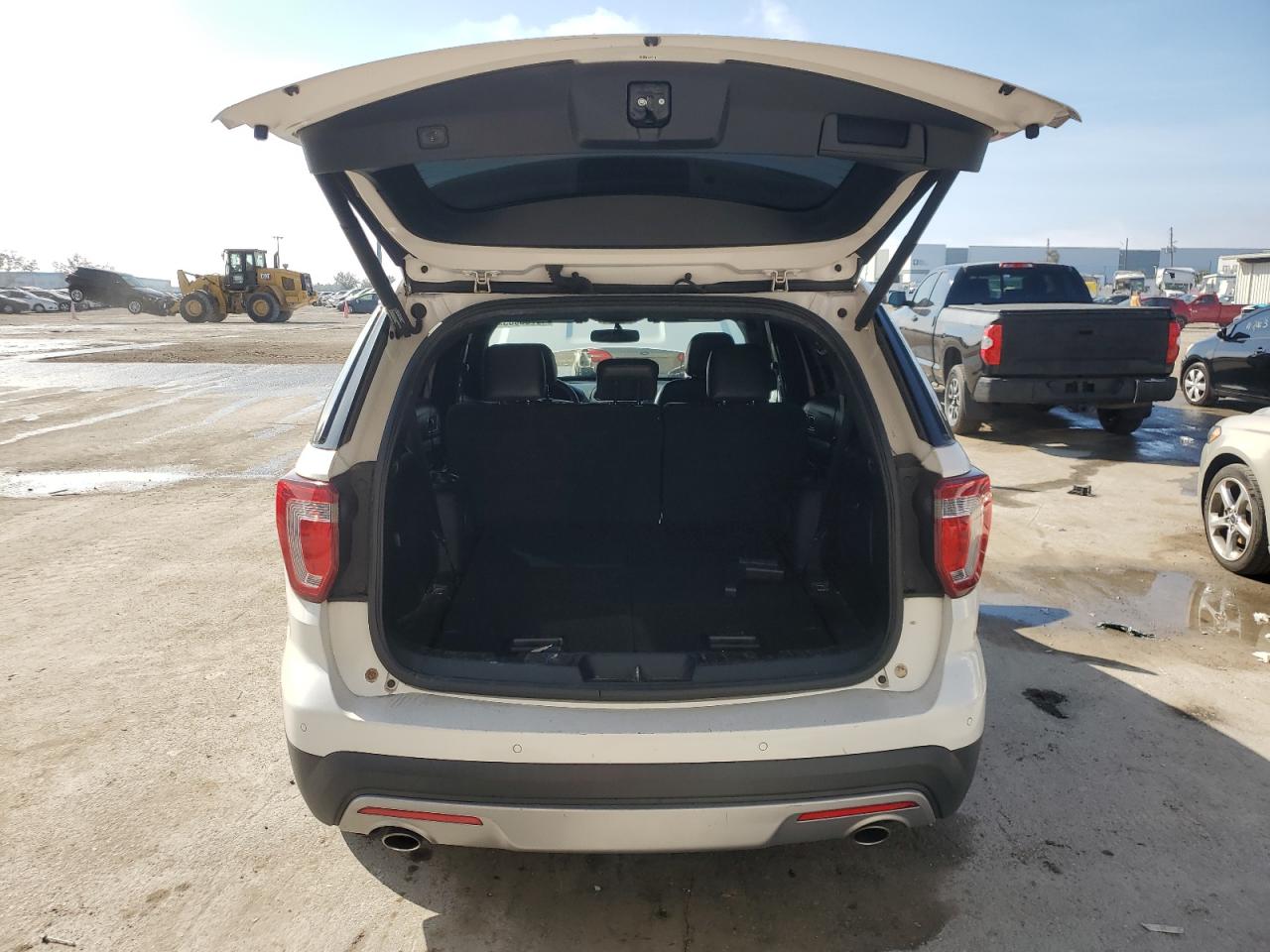 2017 Ford Explorer - Image 6