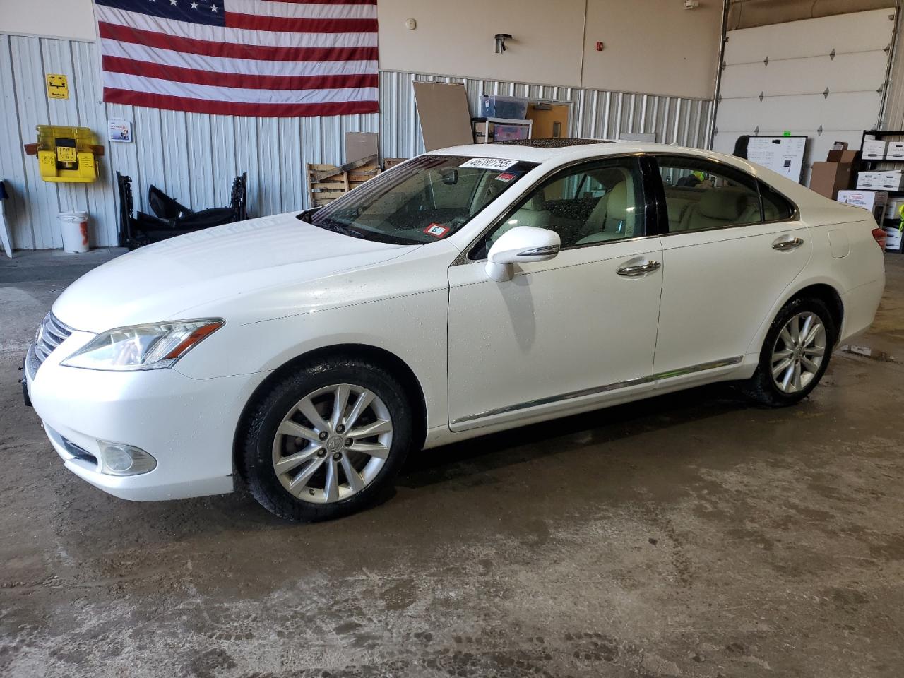 2010 Lexus ES - Image 1