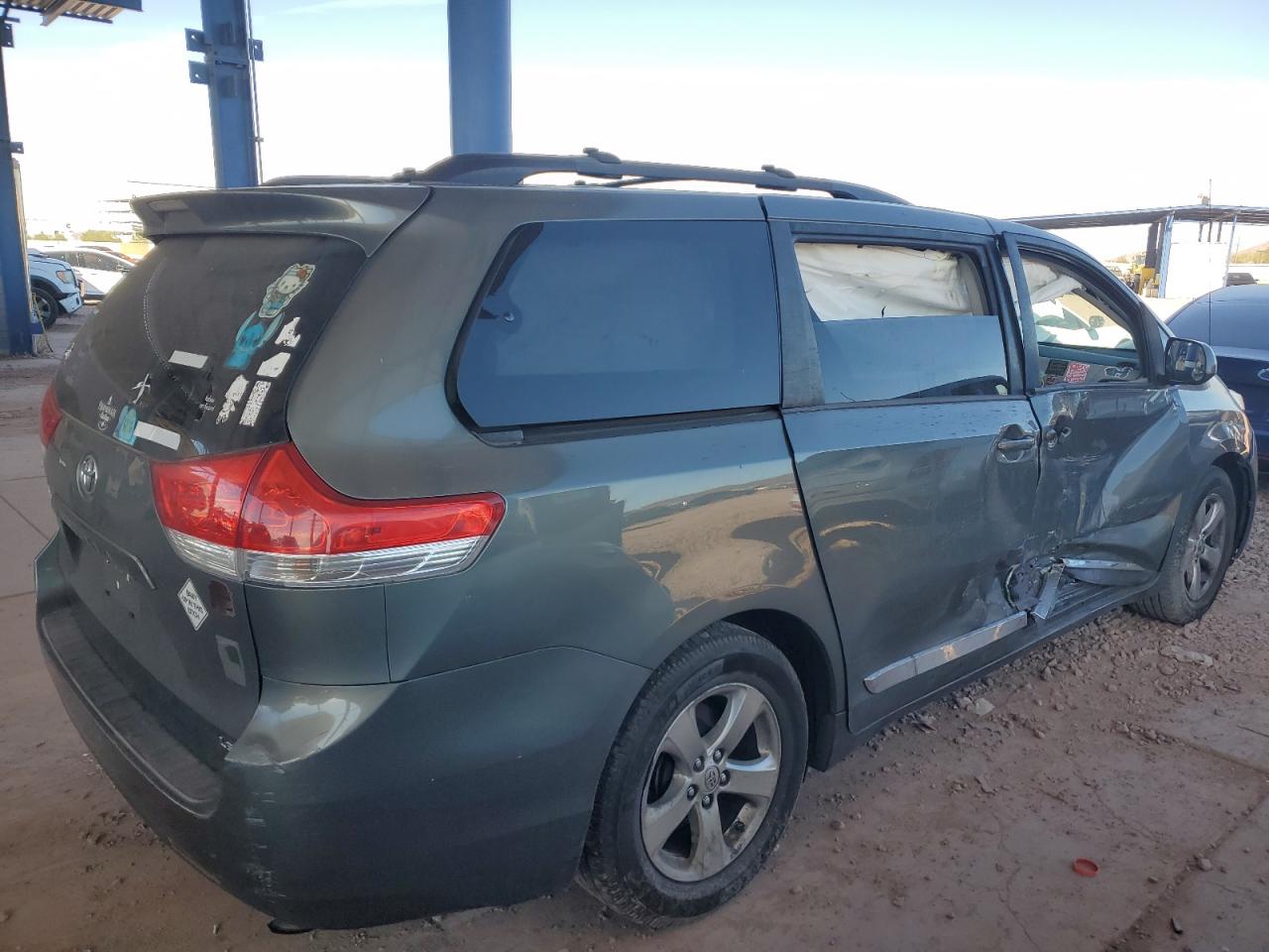 2013 Toyota Sienna - Image 3