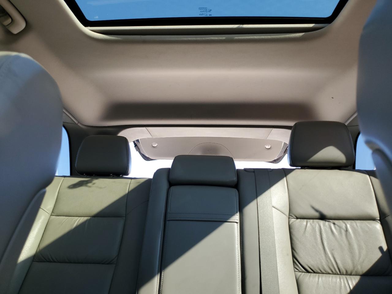 2012 Jeep Grand Cherokee - Image 10