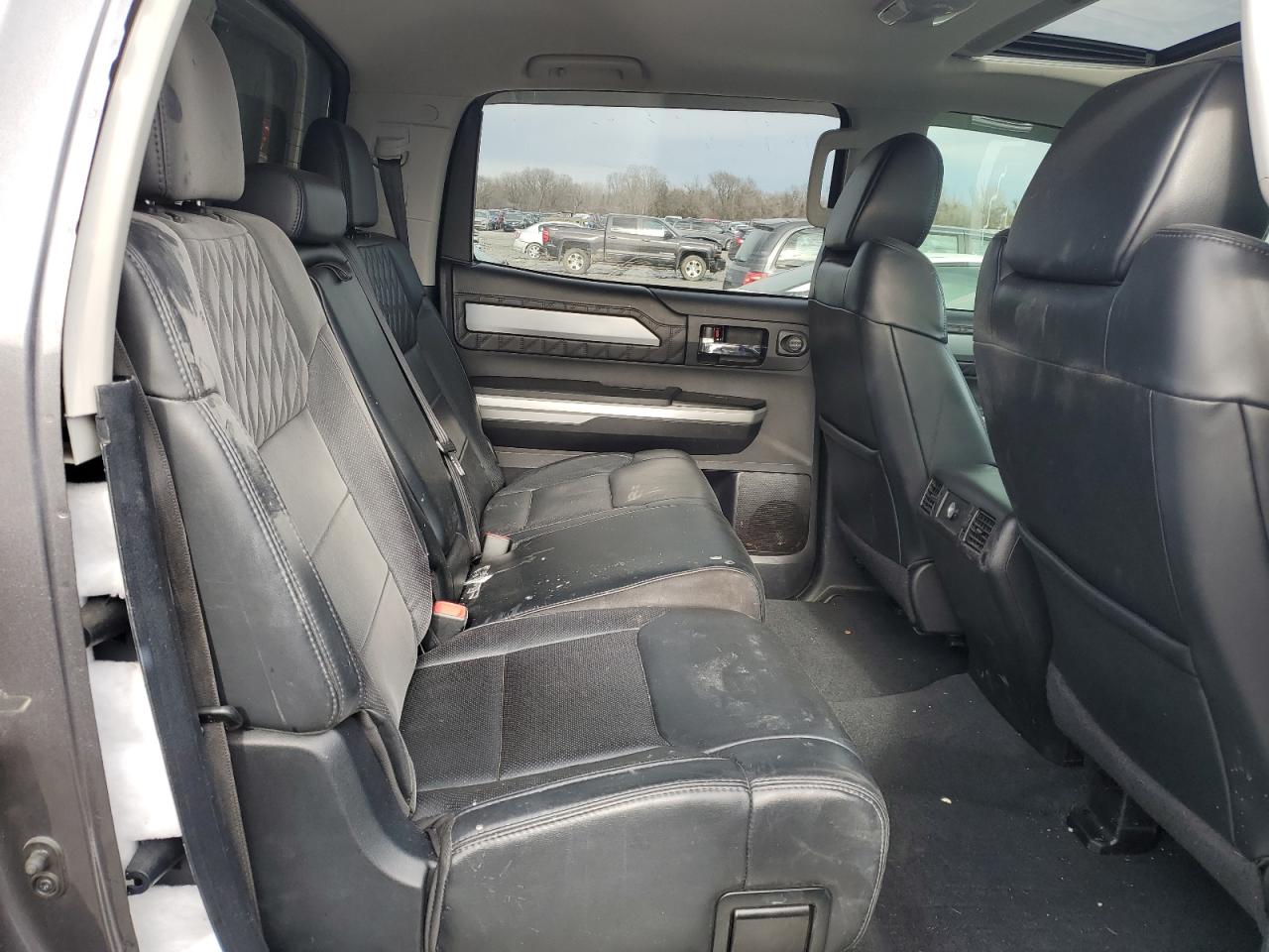 2014 Toyota Tundra - Image 10
