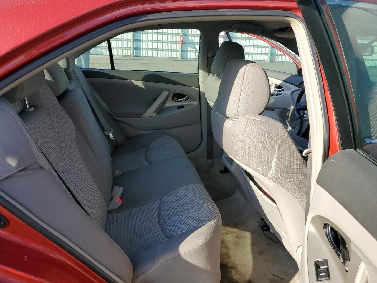 2010 Toyota Camry - Image 10
