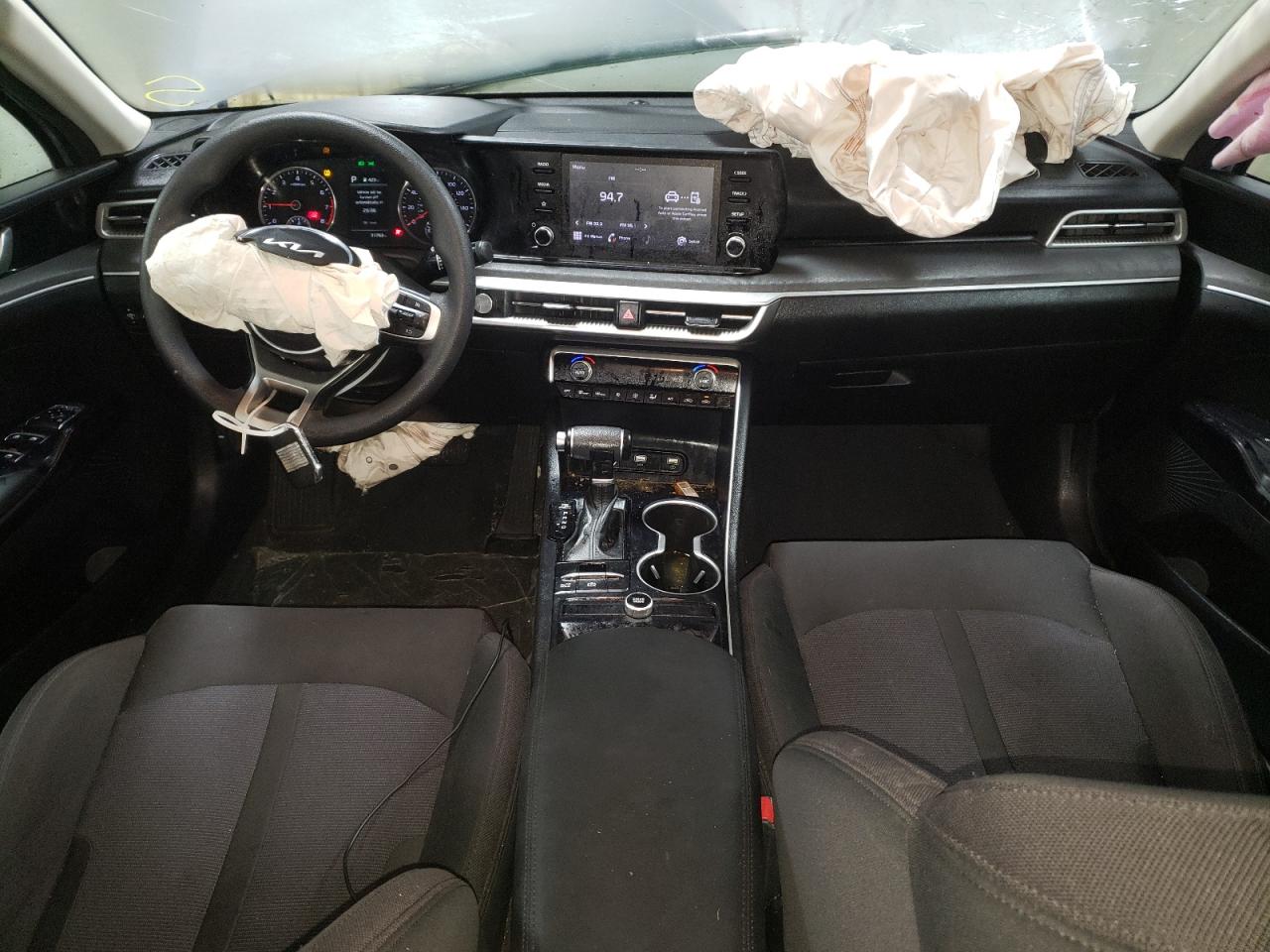 2023 Kia K5 - Image 8