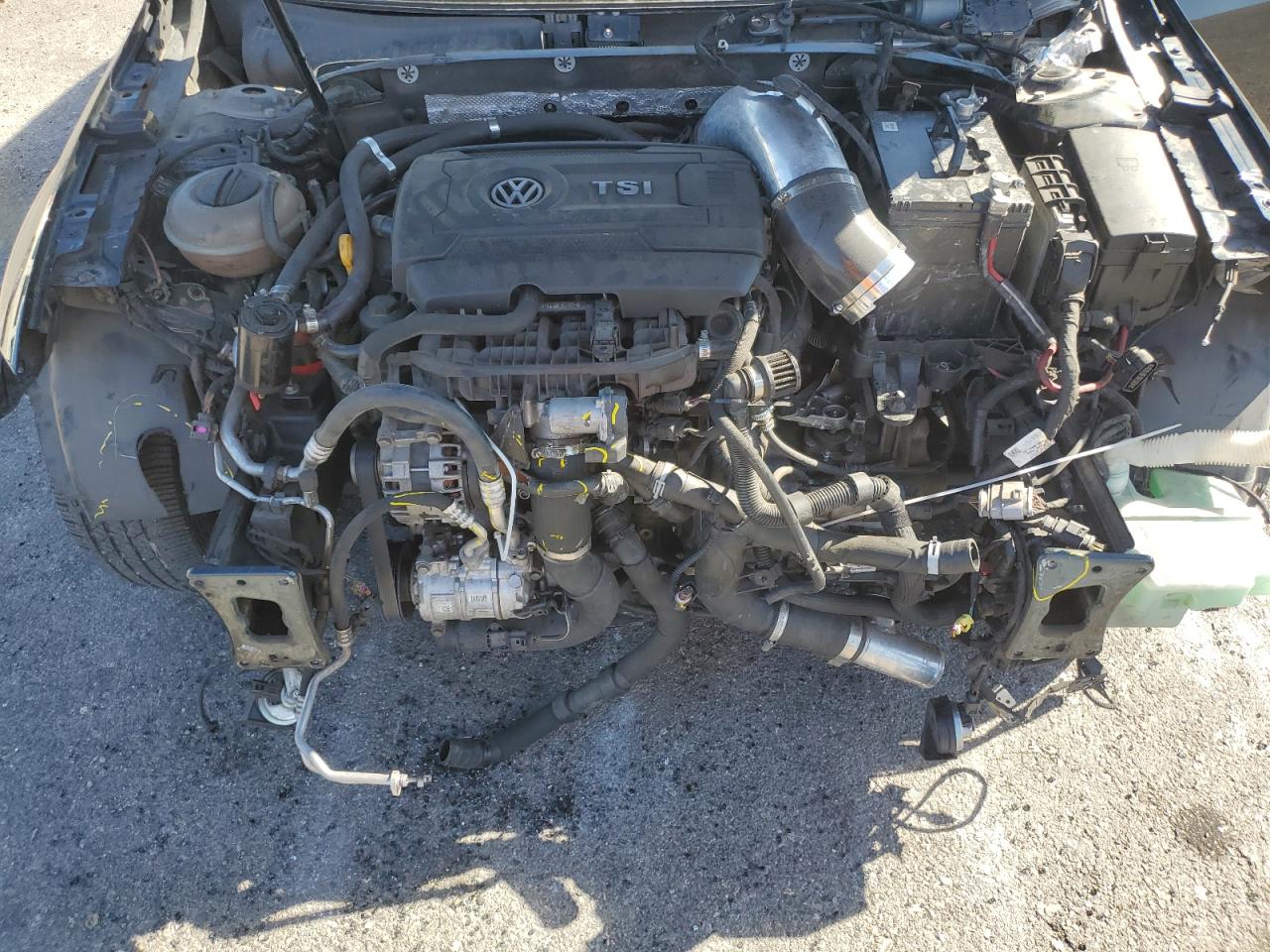 2015 Volkswagen GTI - Image 13