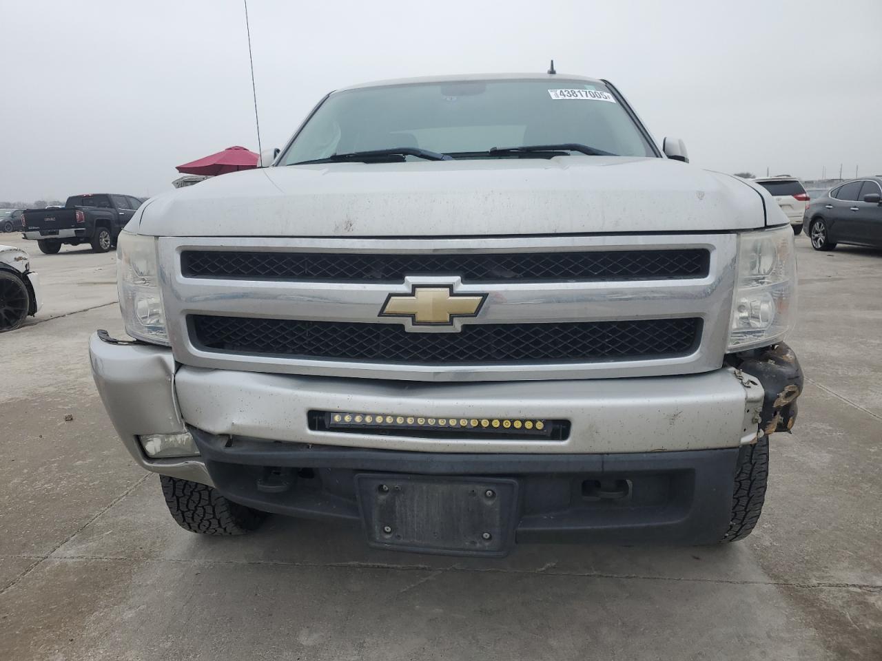 2010 Chevrolet Silverado - Image 5