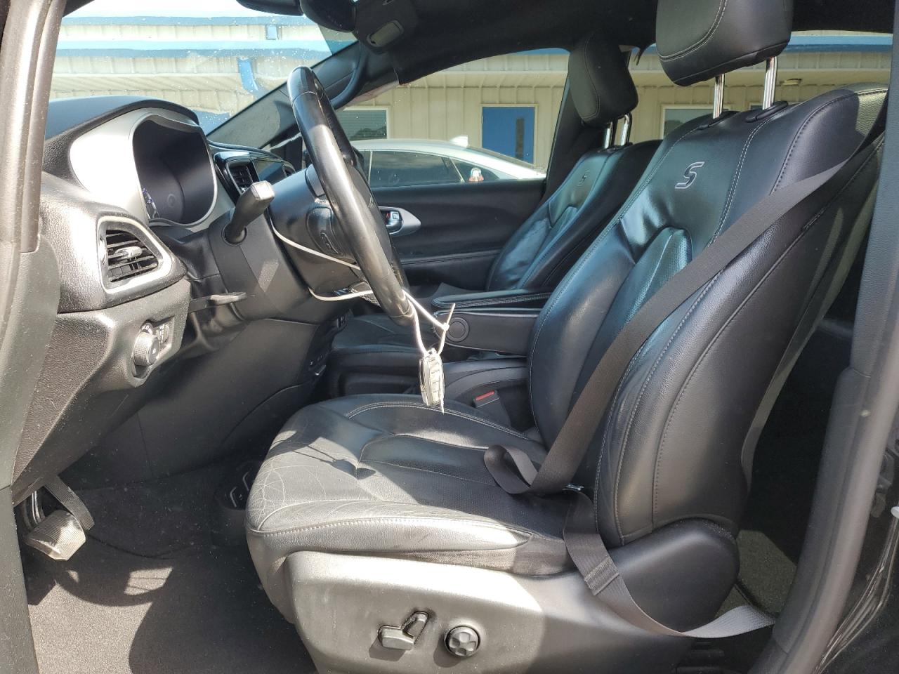 2020 Chrysler Pacifica - Image 7
