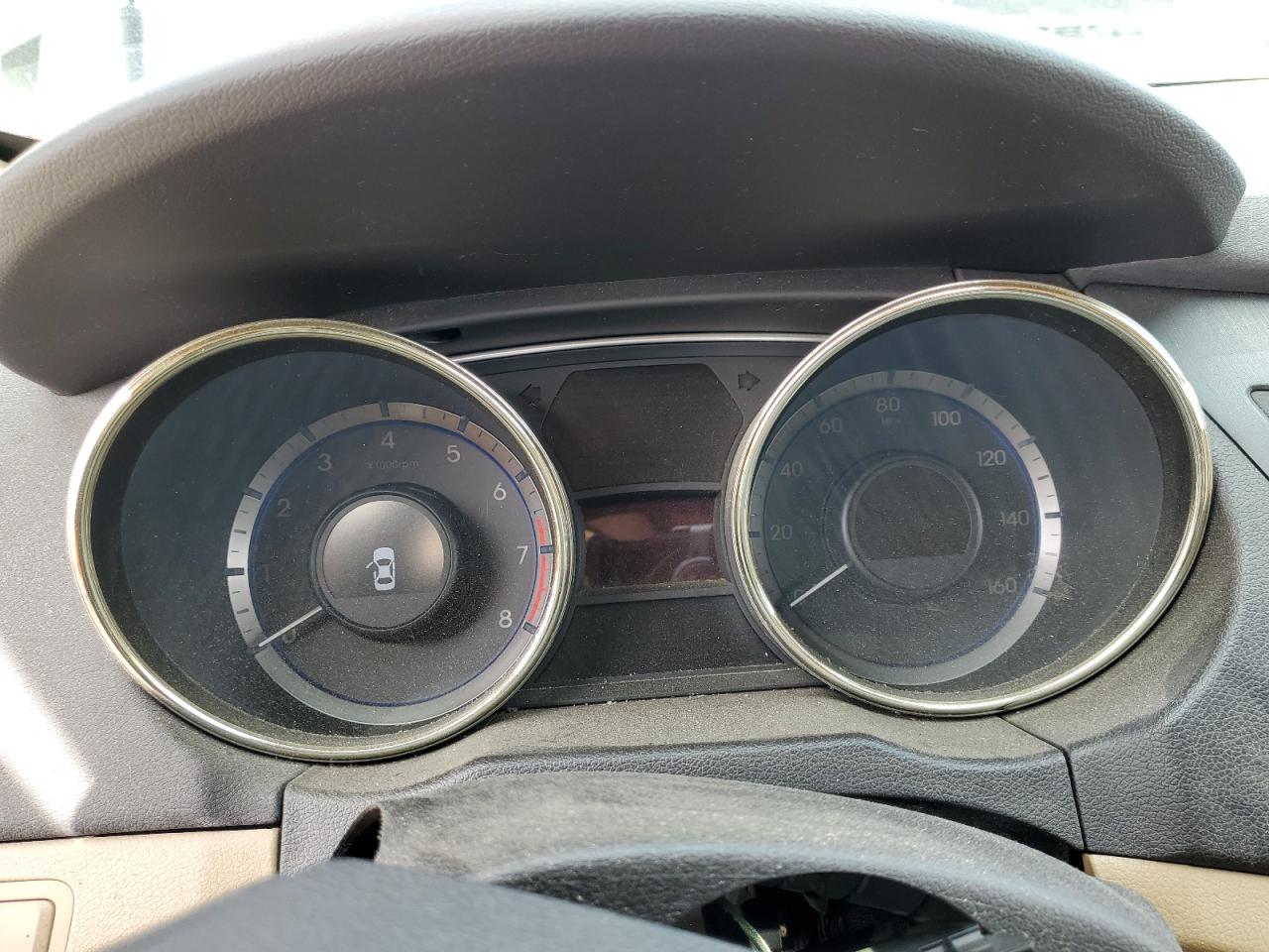 2011 Hyundai Sonata - Image 9