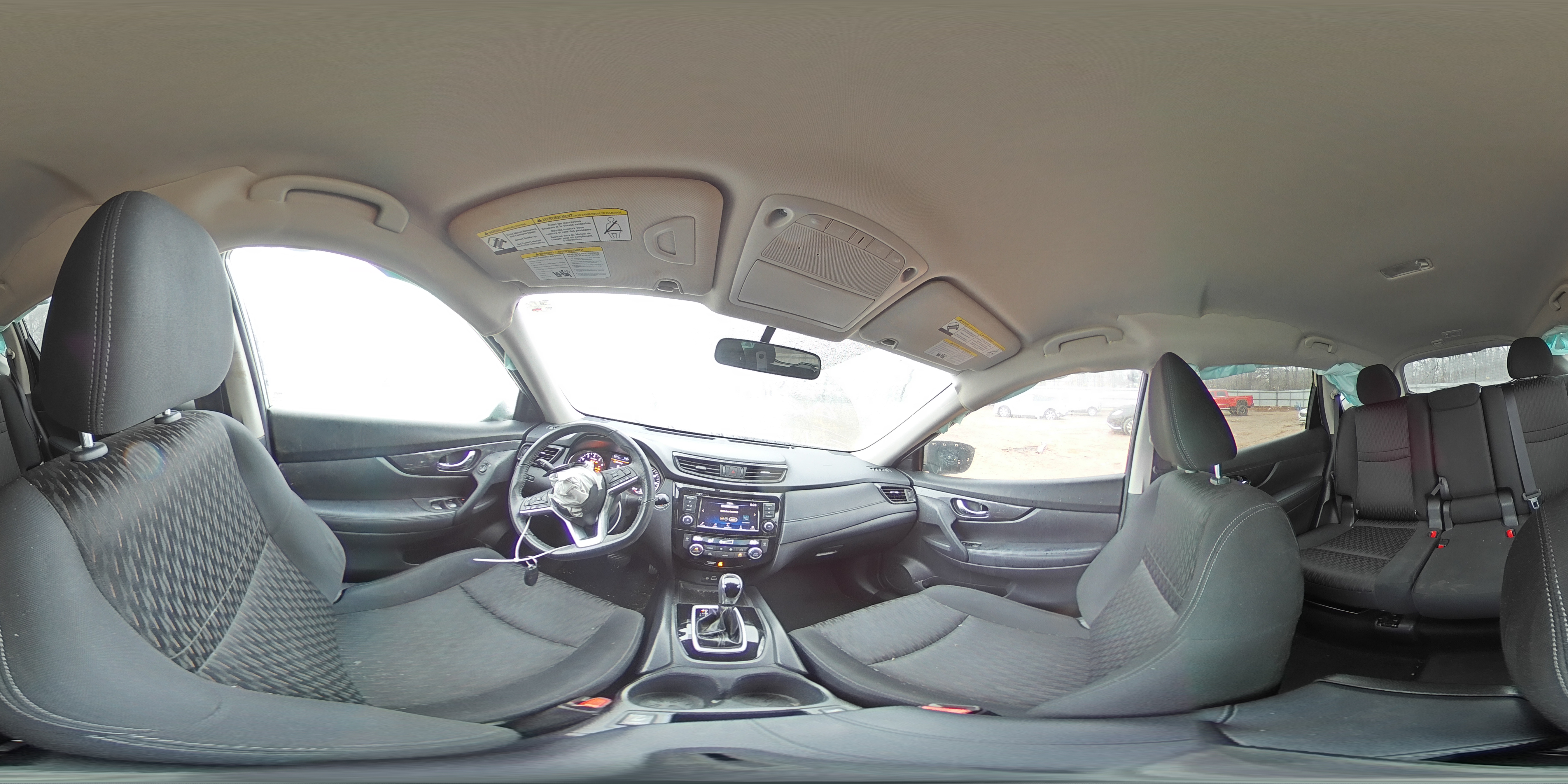 2018 Nissan Rogue - Image 16