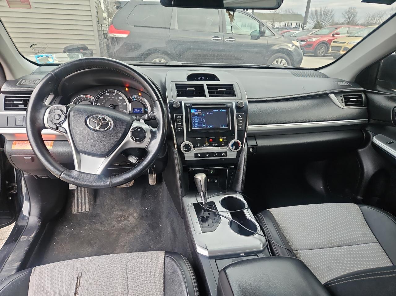 2014 Toyota Camry - Image 9