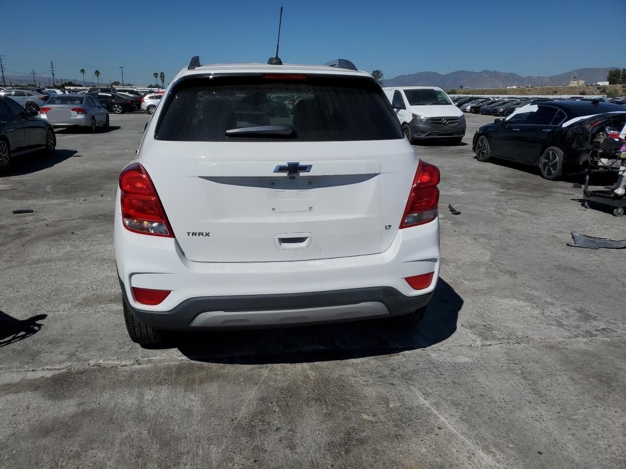 3GNCJLSB4KL329601 CHEVROLET TRAX 2019