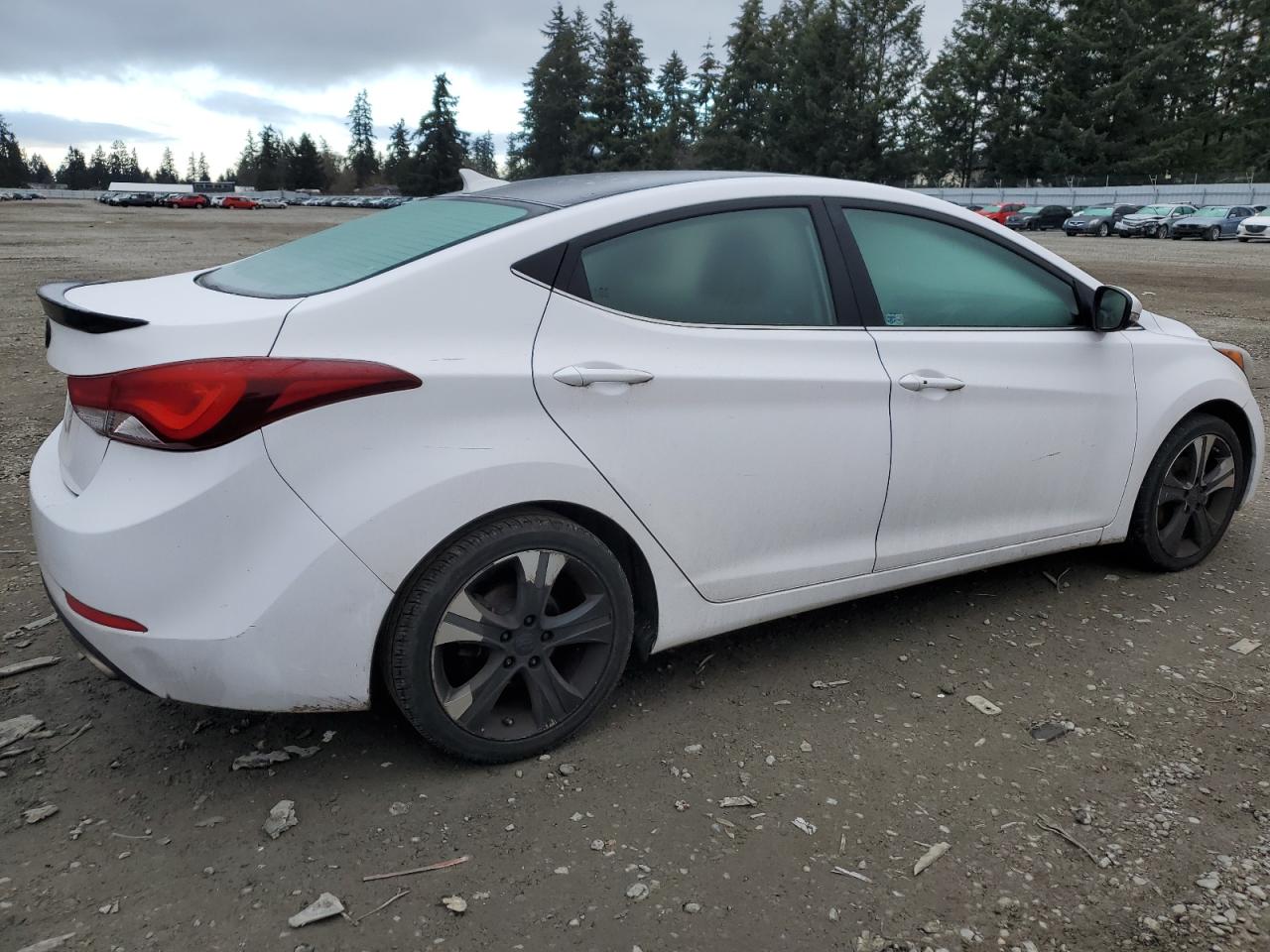 2015 Hyundai Elantra - Image 3