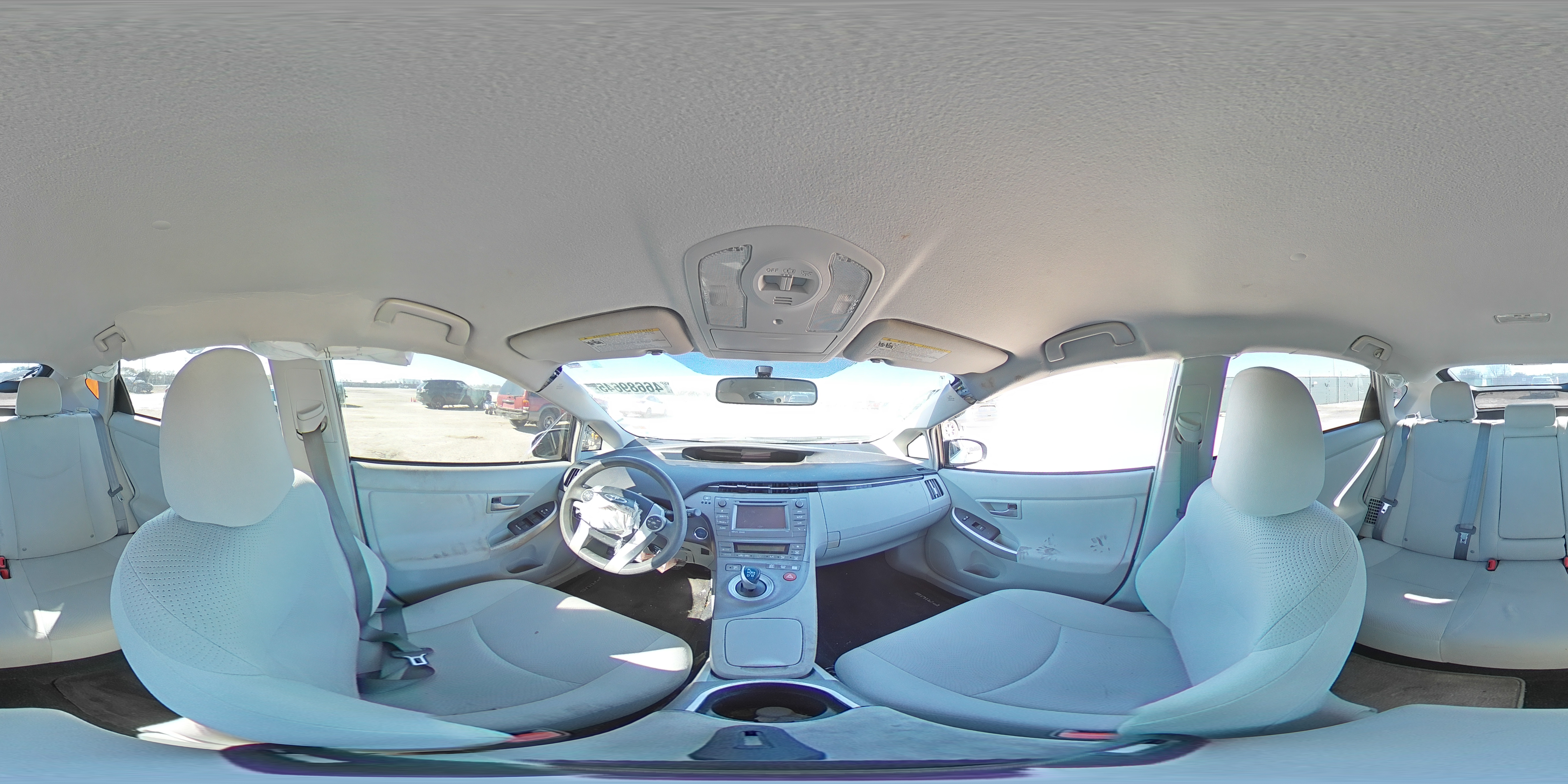 2015 Toyota Prius - Image 13