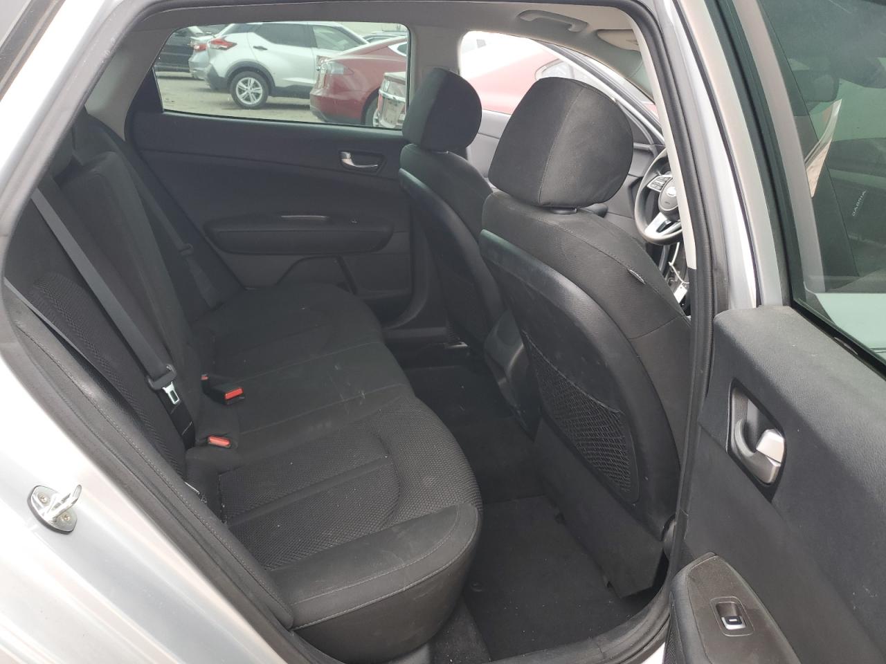 2020 Kia Optima - Image 10