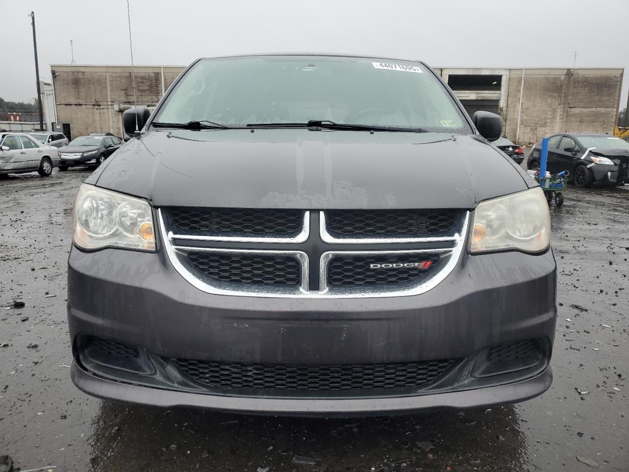 2016 Dodge Caravan - Image 5