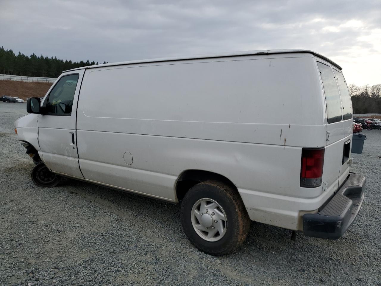 2011 Ford Econoline - Image 2