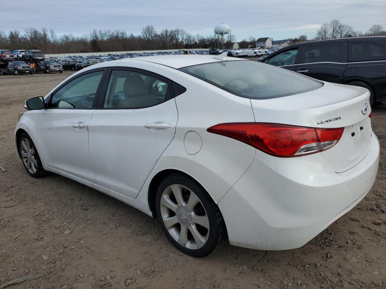 2012 Hyundai Elantra - Image 2
