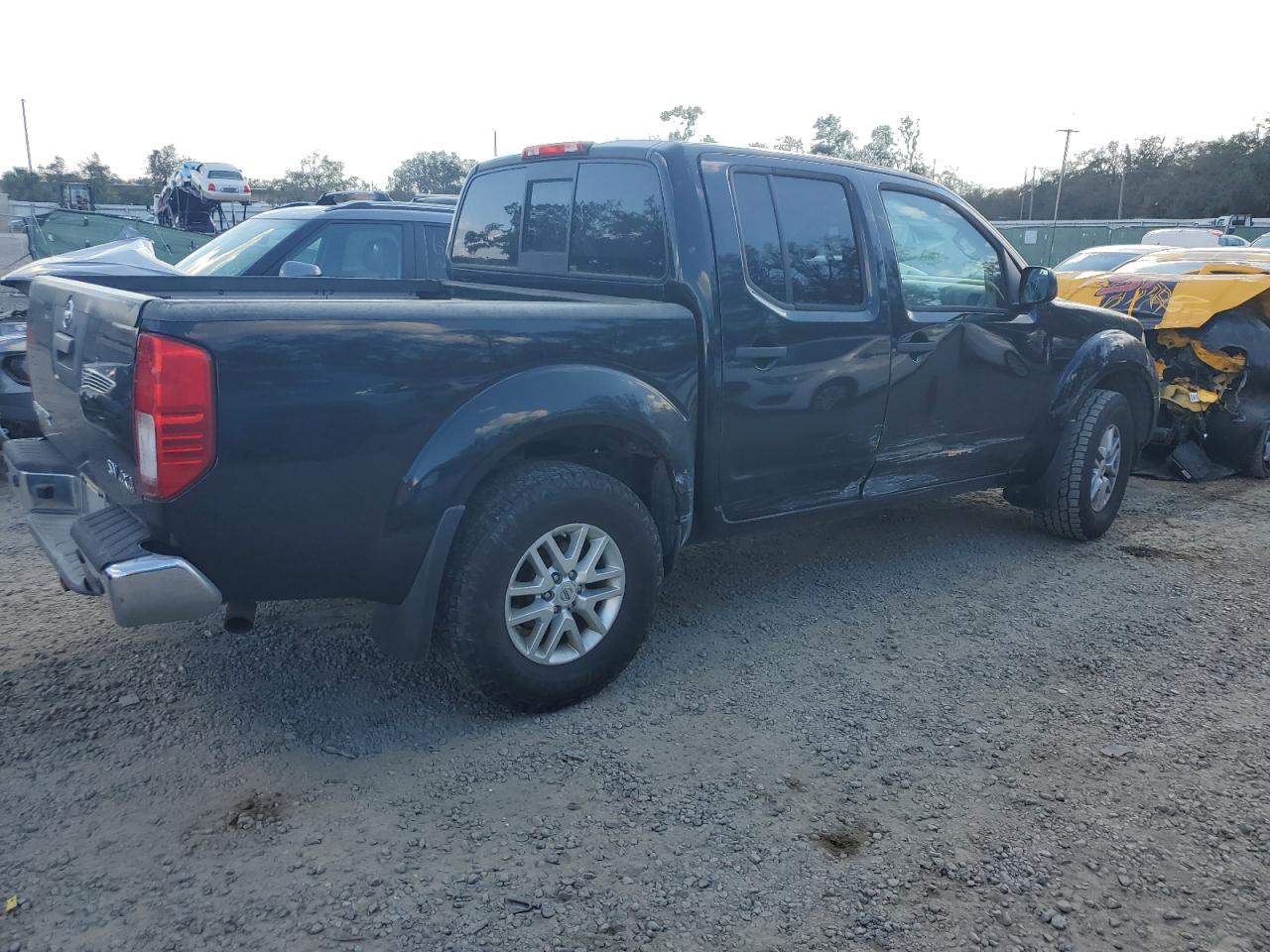 2015 Nissan Navara (Frontier) - Image 3