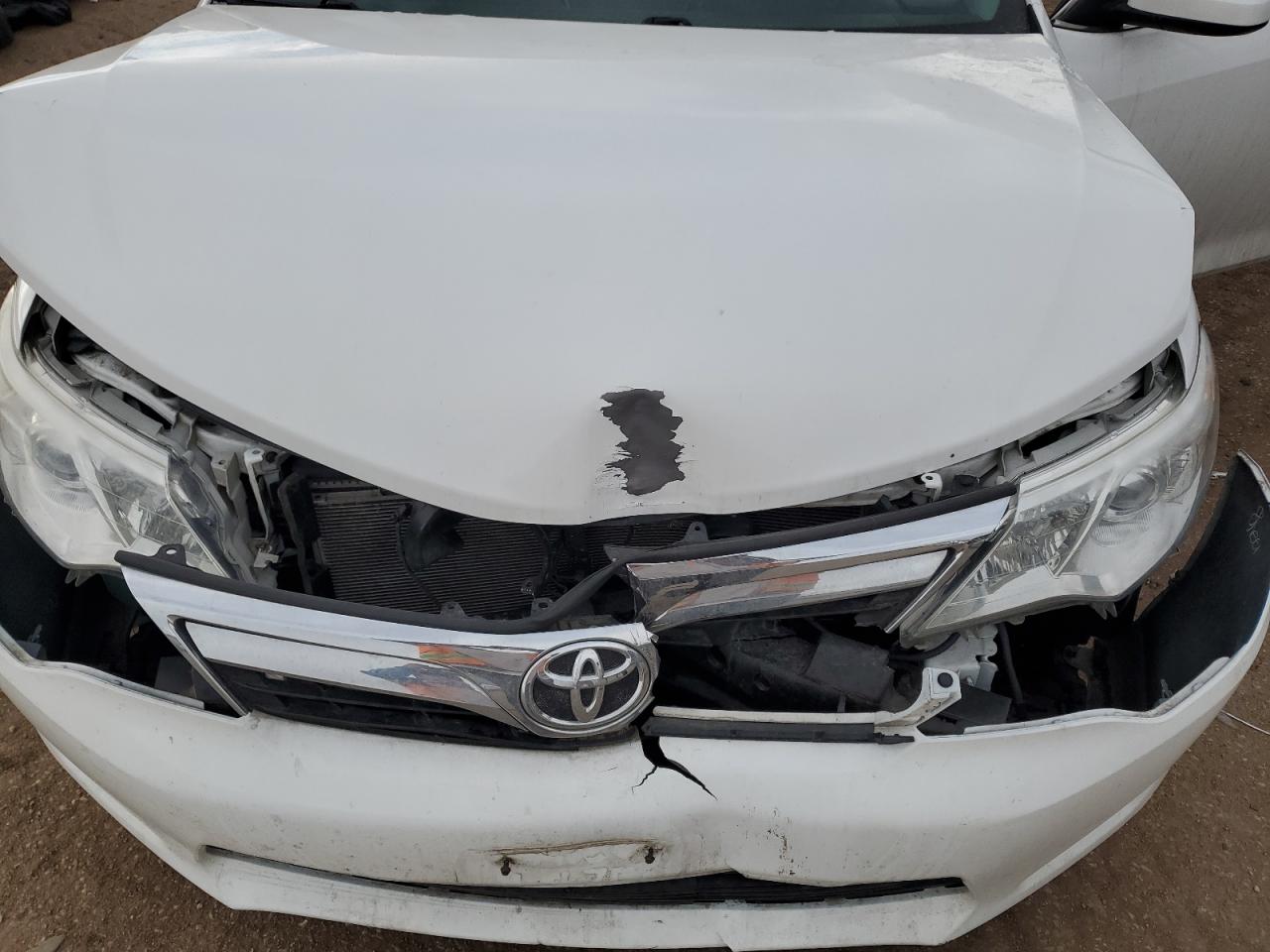 2012 Toyota Camry - Image 12