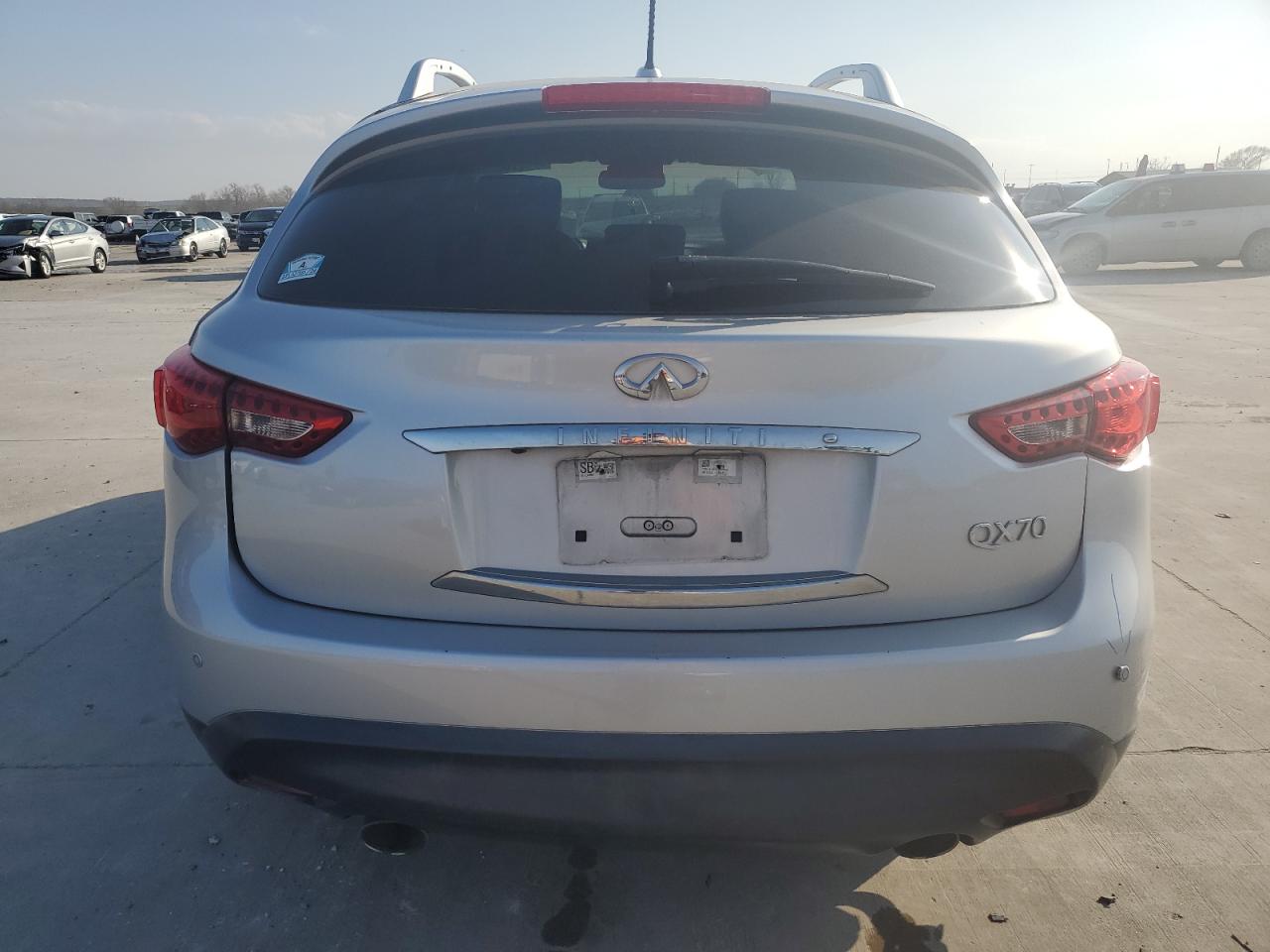 2017 Infiniti QX70 - Image 6