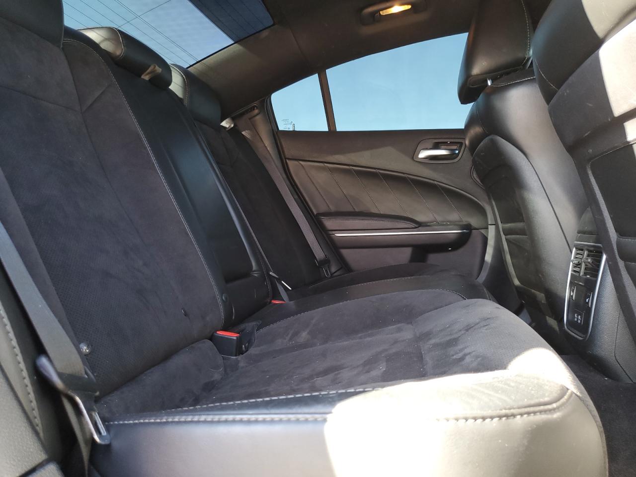2016 Dodge Charger - Image 10