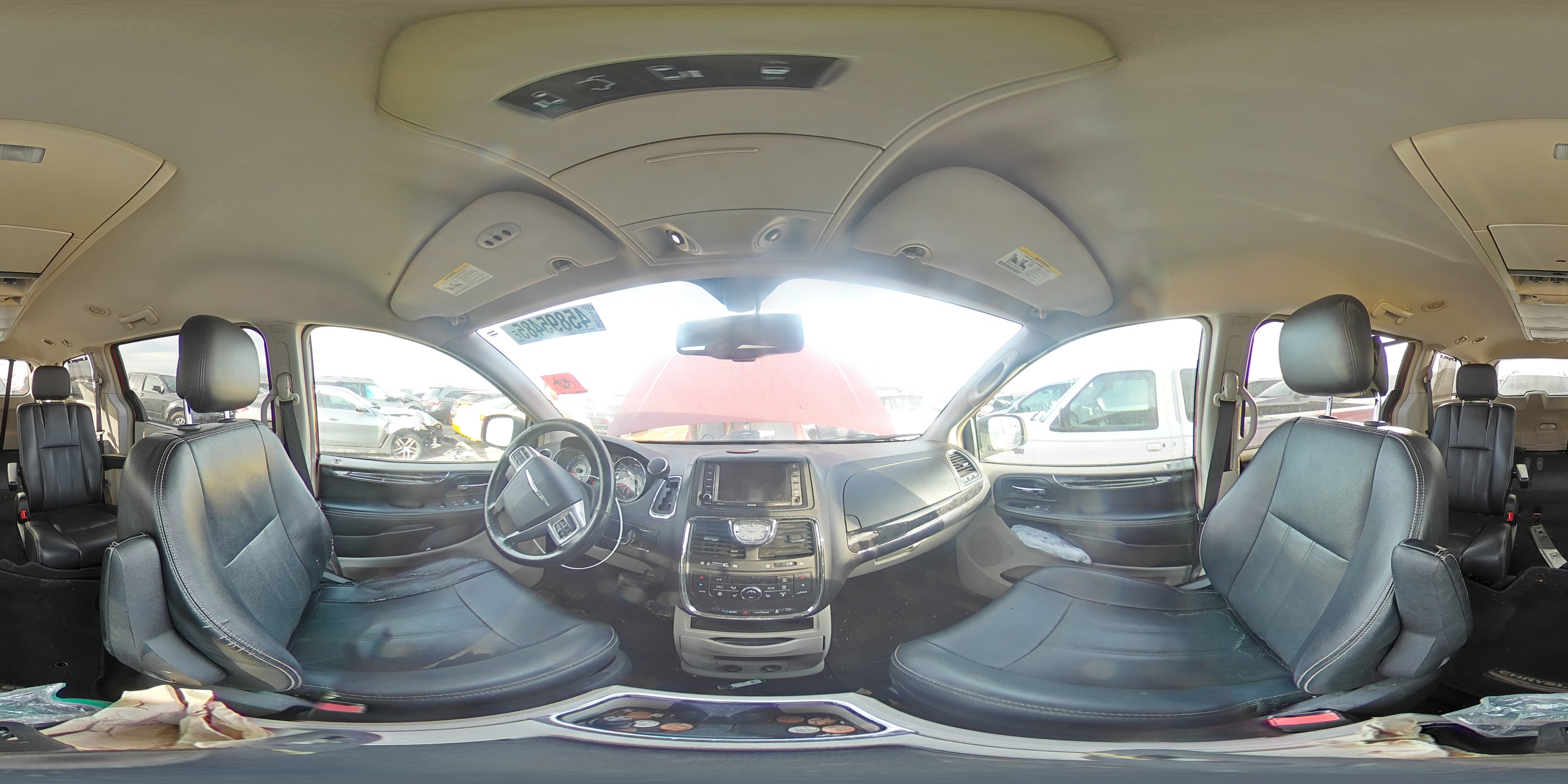 2014 Chrysler Town & Country - Image 13