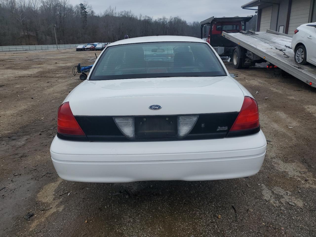 2011 Ford Crown Victoria - Image 6