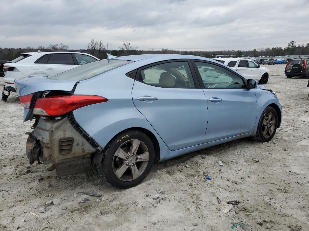 2011 Hyundai Elantra - Image 3