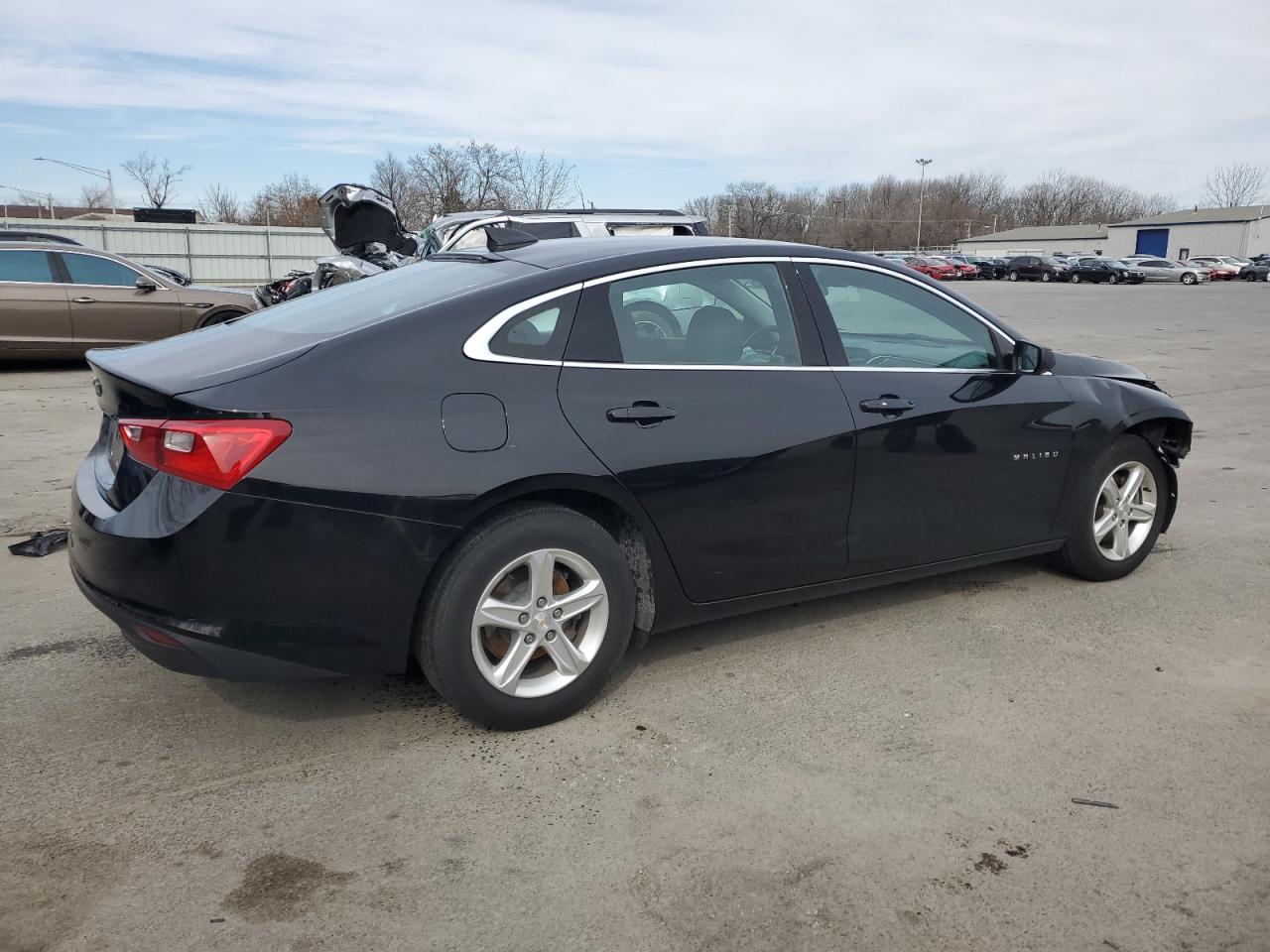 2022 Chevrolet Malibu - Image 3