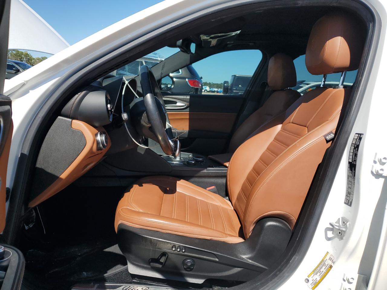 2019 Alfa Romeo Giulia - Image 7