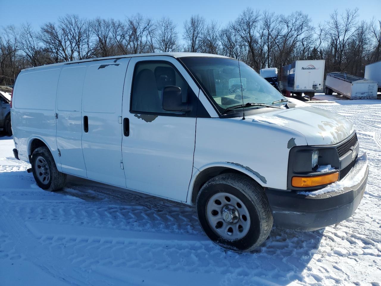 2012 Chevrolet Express - Image 4