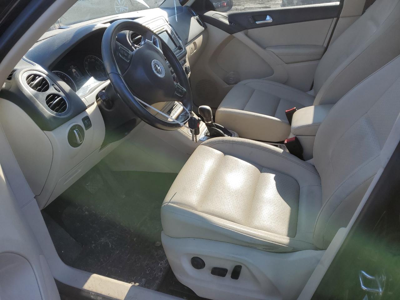 2017 Volkswagen Tiguan - Image 7