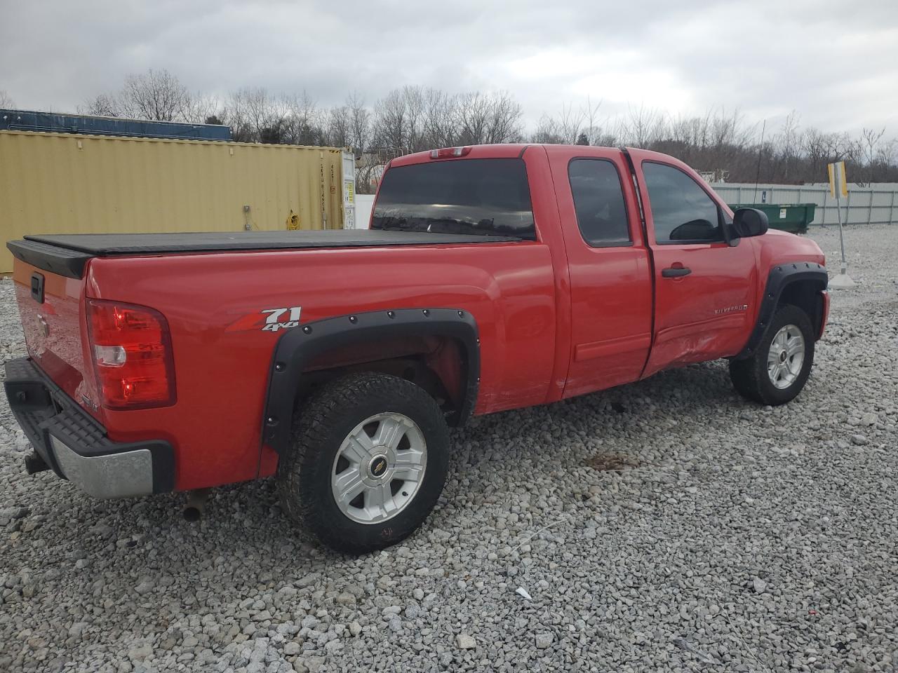 2011 Chevrolet Silverado - Image 3