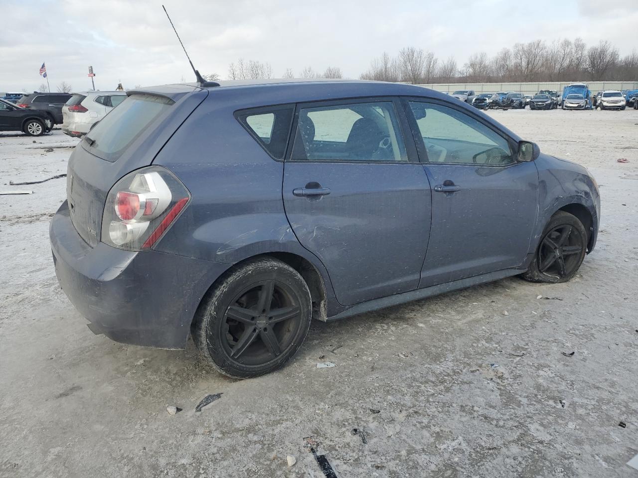 2010 Pontiac Vibe - Image 3