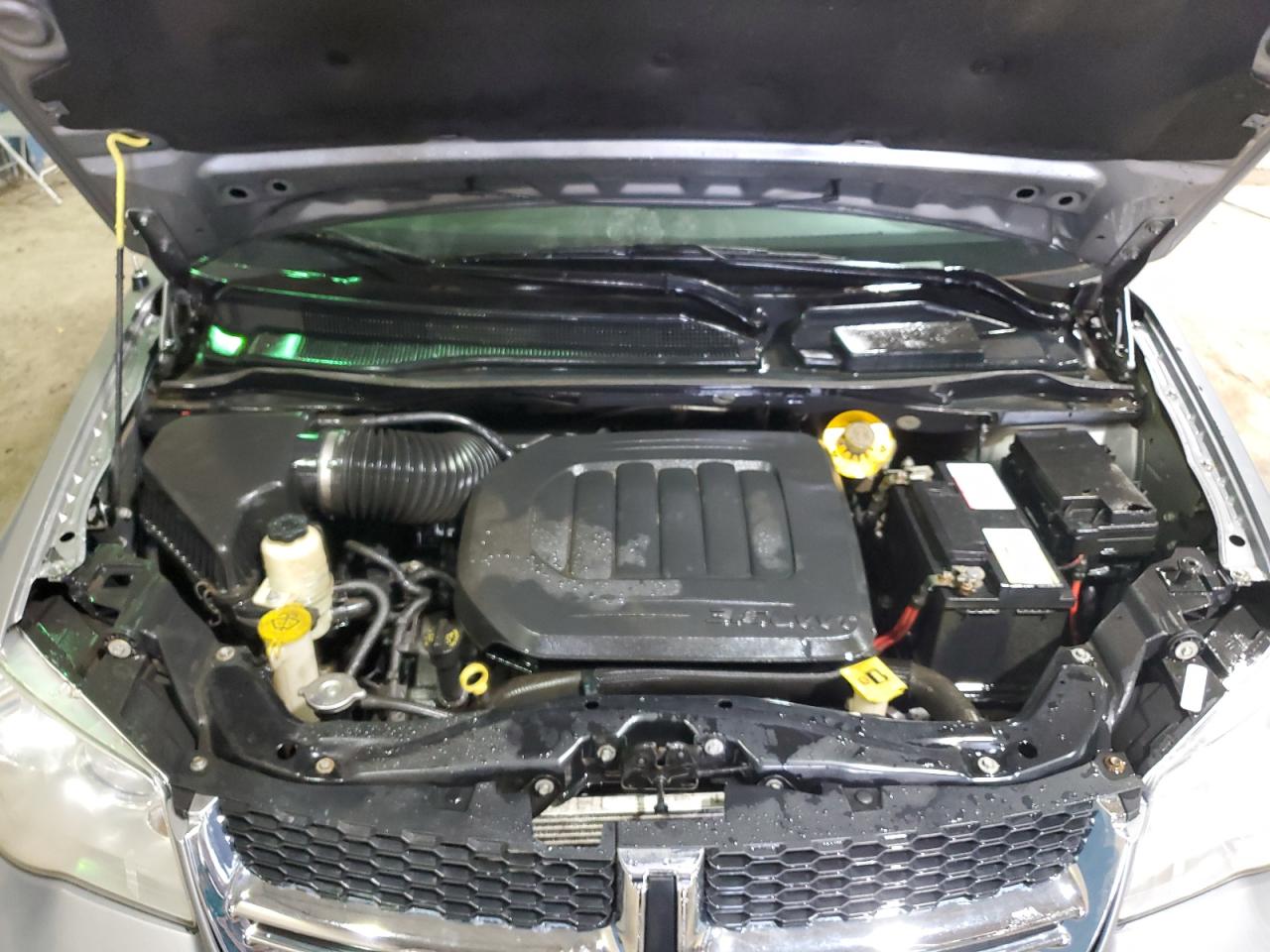 2019 Dodge Caravan - Image 12