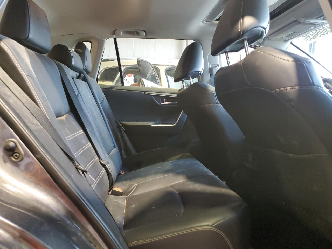 2021 Toyota RAV 4 - Image 11