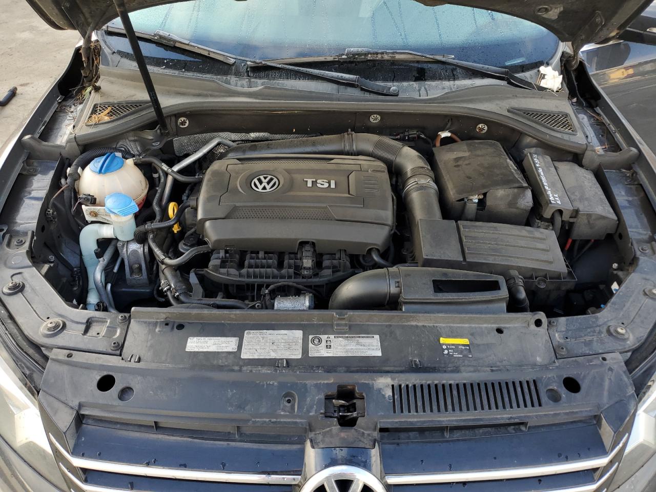 2015 Volkswagen Passat - Image 12