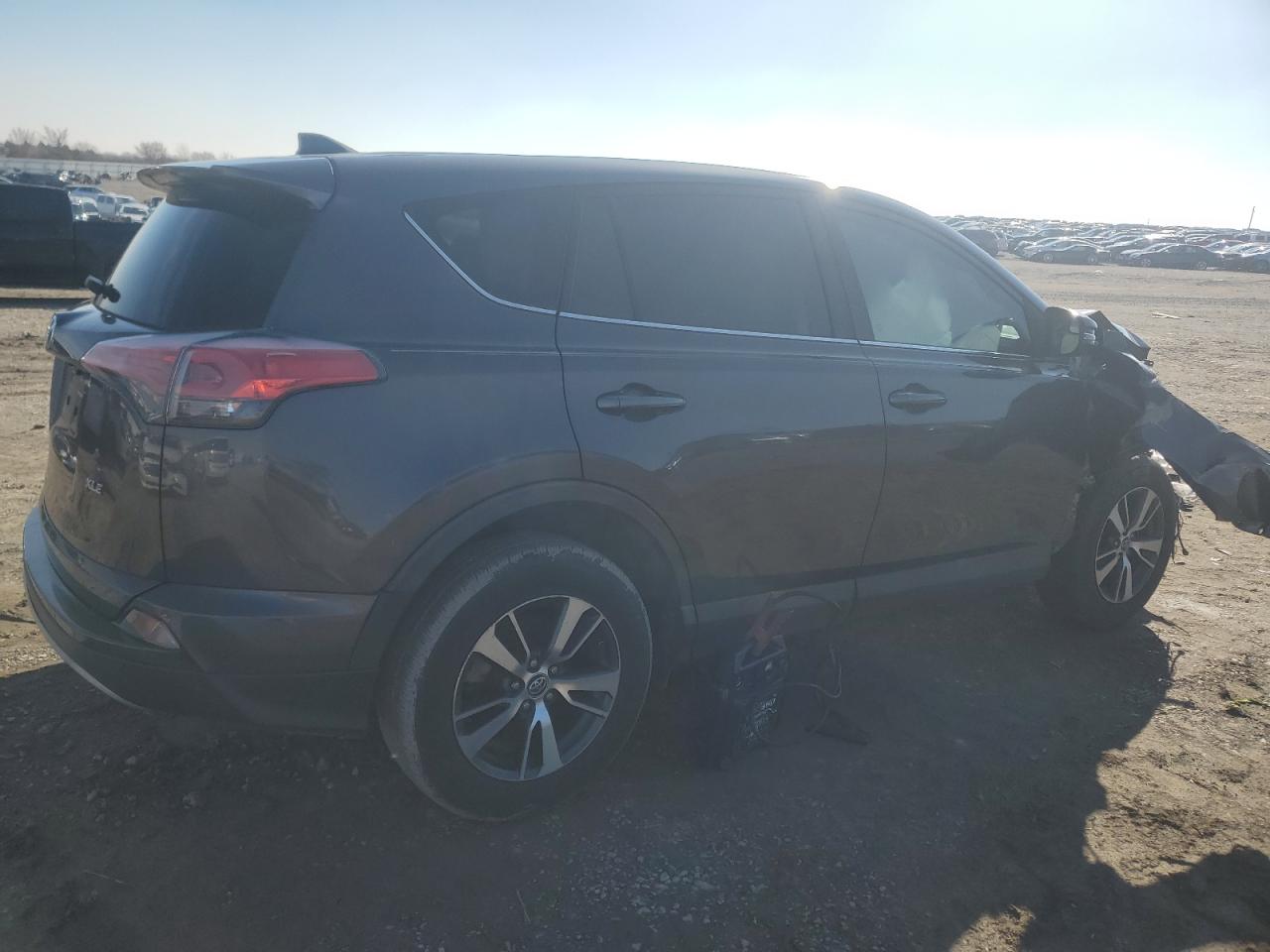 2T3WFREV5JW428824 TOYOTA RAV4 2018