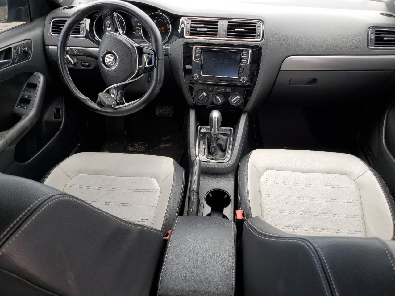 2016 Volkswagen Jetta - Image 8