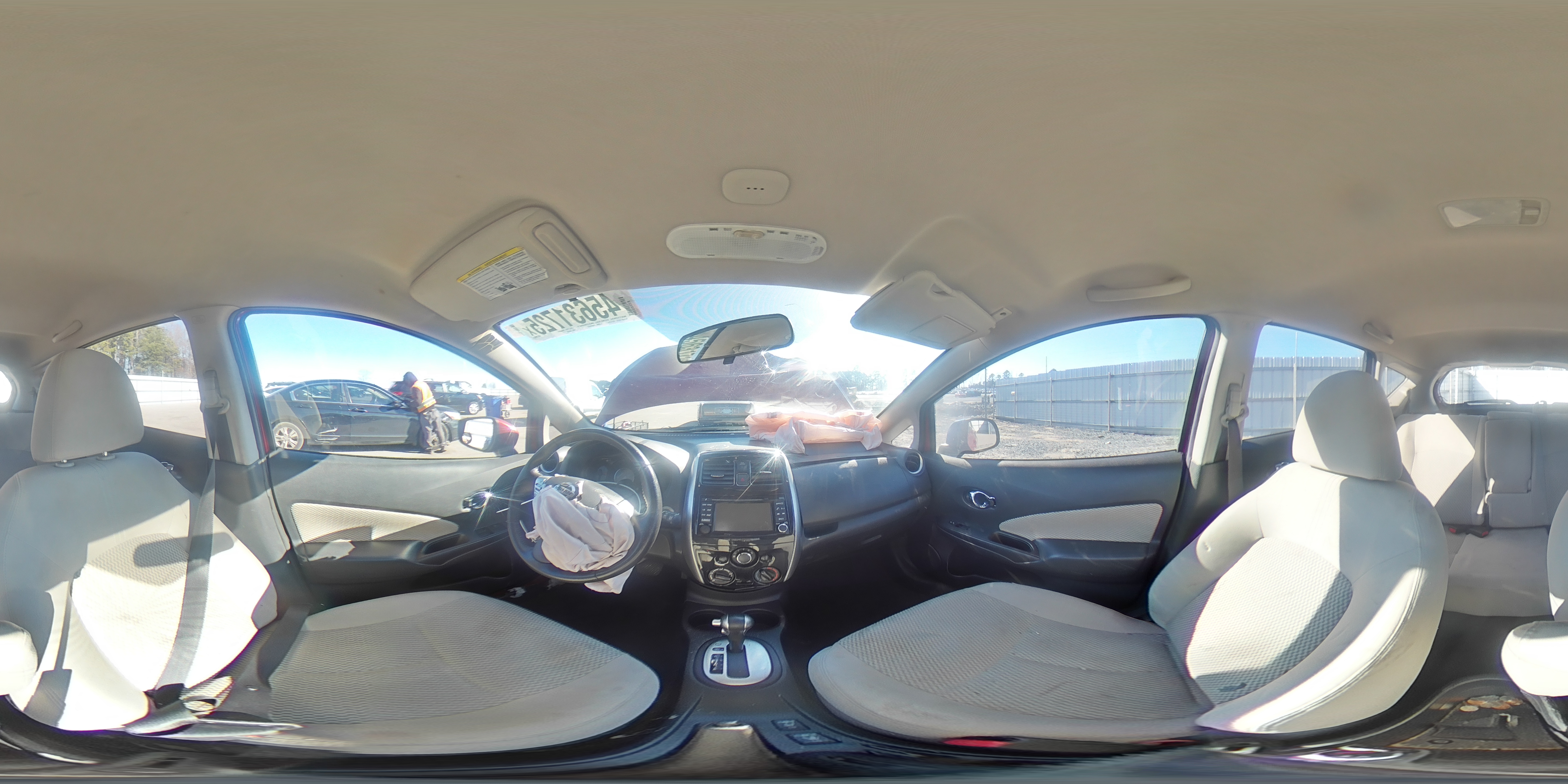 2015 Nissan Versa - Image 13