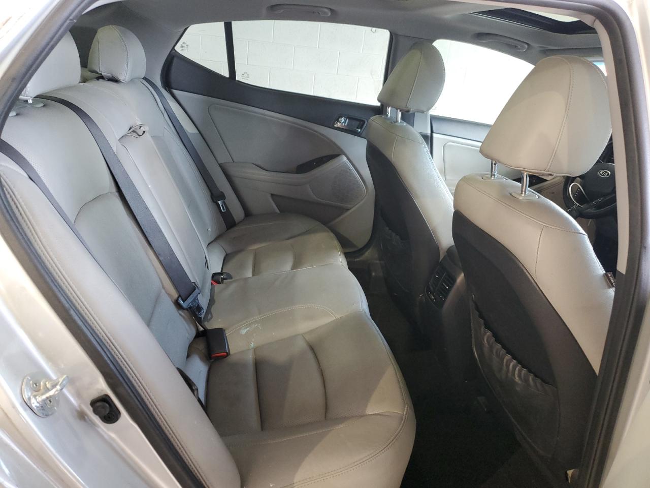 2012 Kia Optima - Image 10