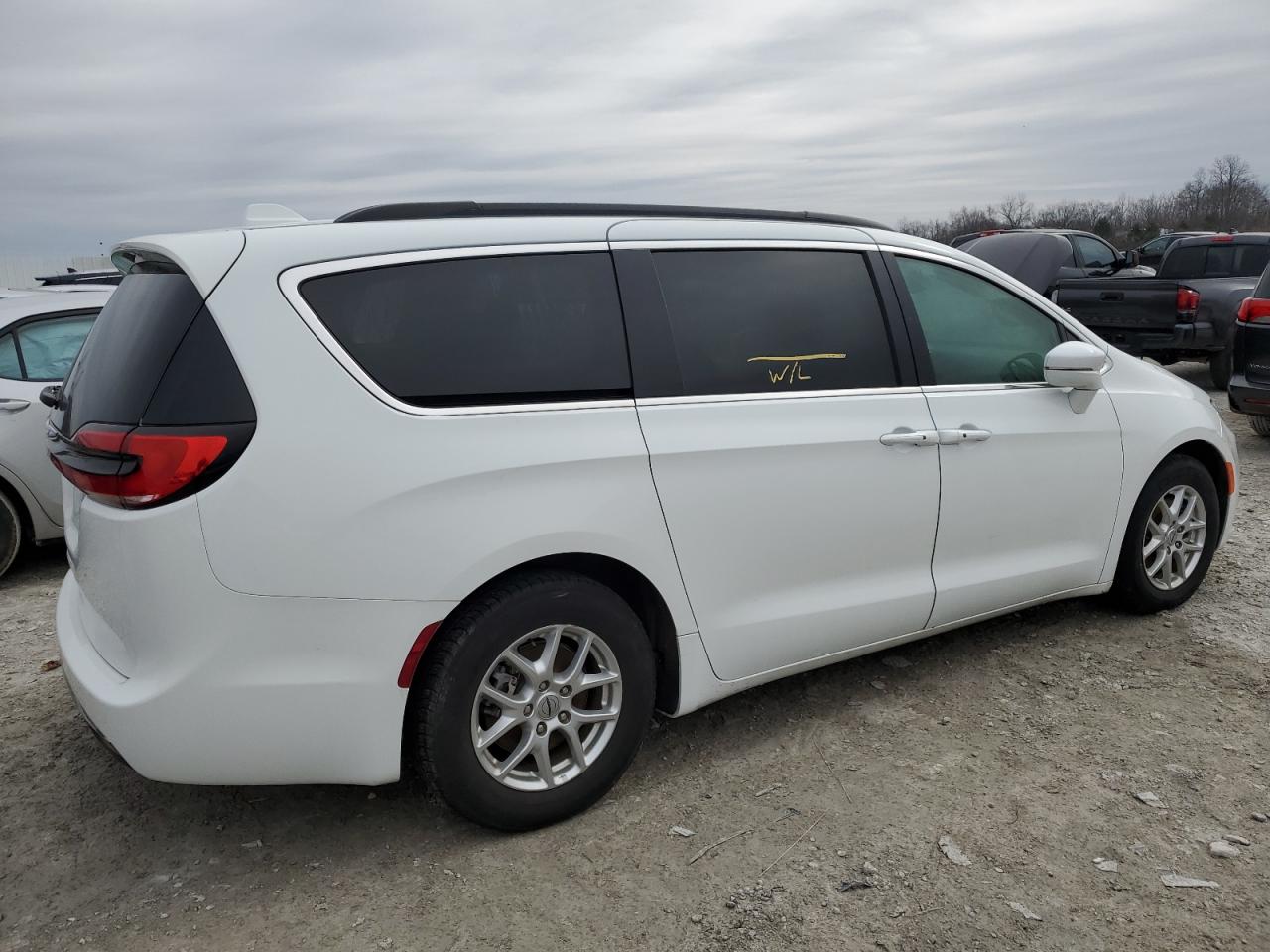 2022 Chrysler Pacifica - Image 3