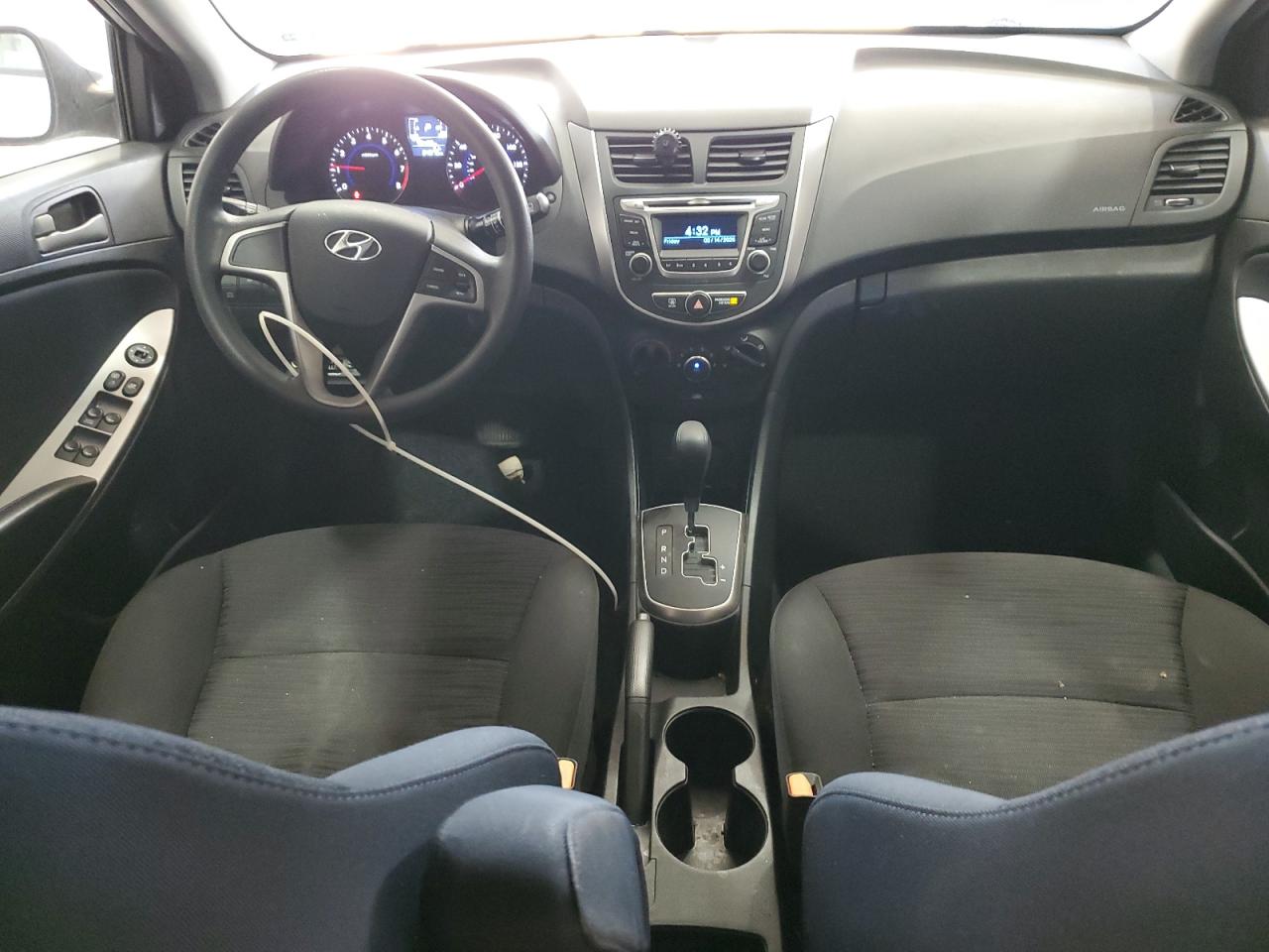 2015 Hyundai Accent - Image 8