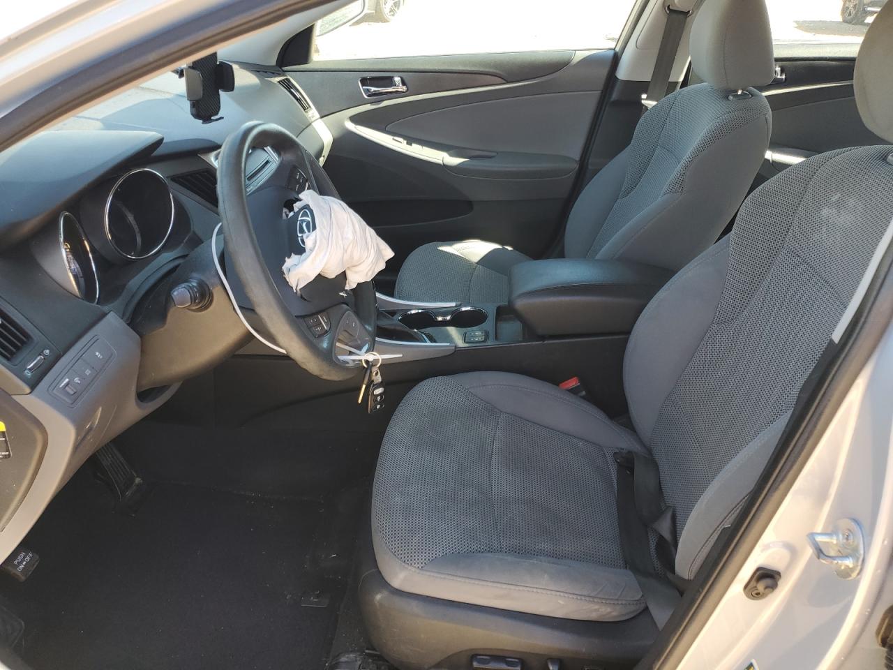2013 Hyundai Sonata - Image 7