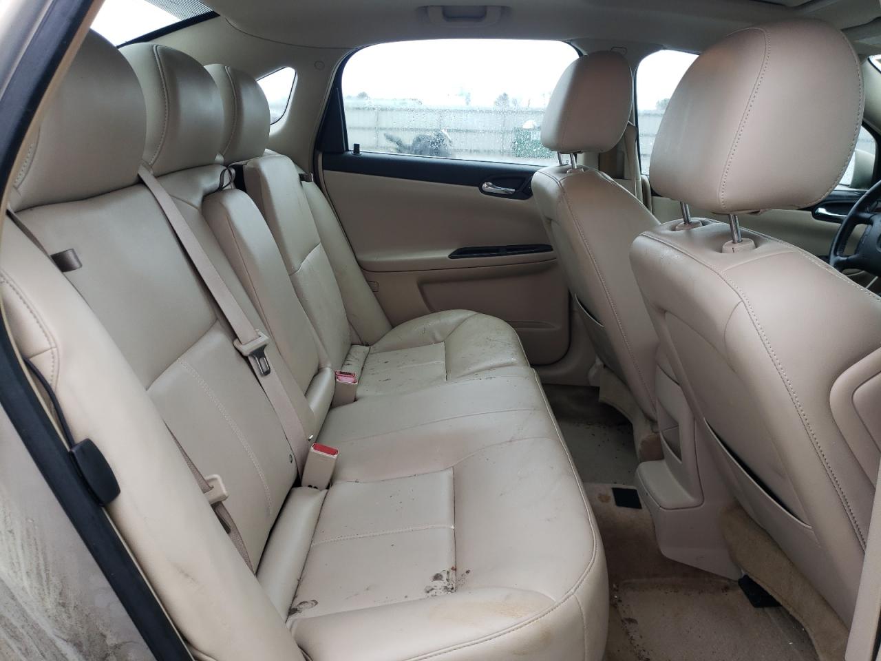 2011 Chevrolet Impala - Image 10