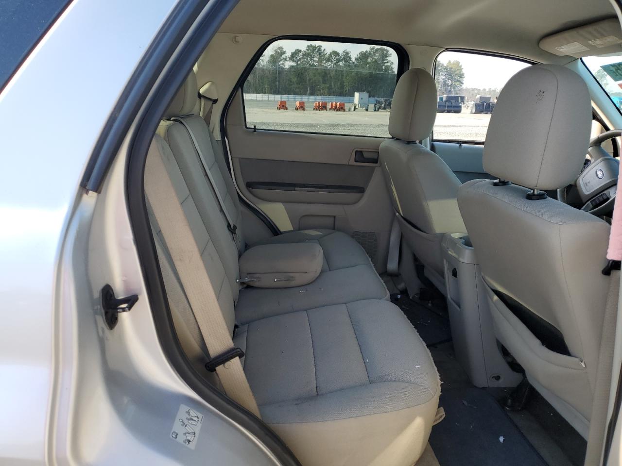 2010 Ford Escape - Image 11