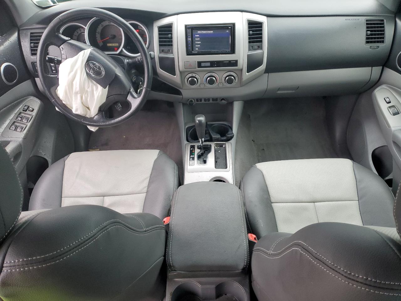 2011 Toyota Tacoma - Image 8