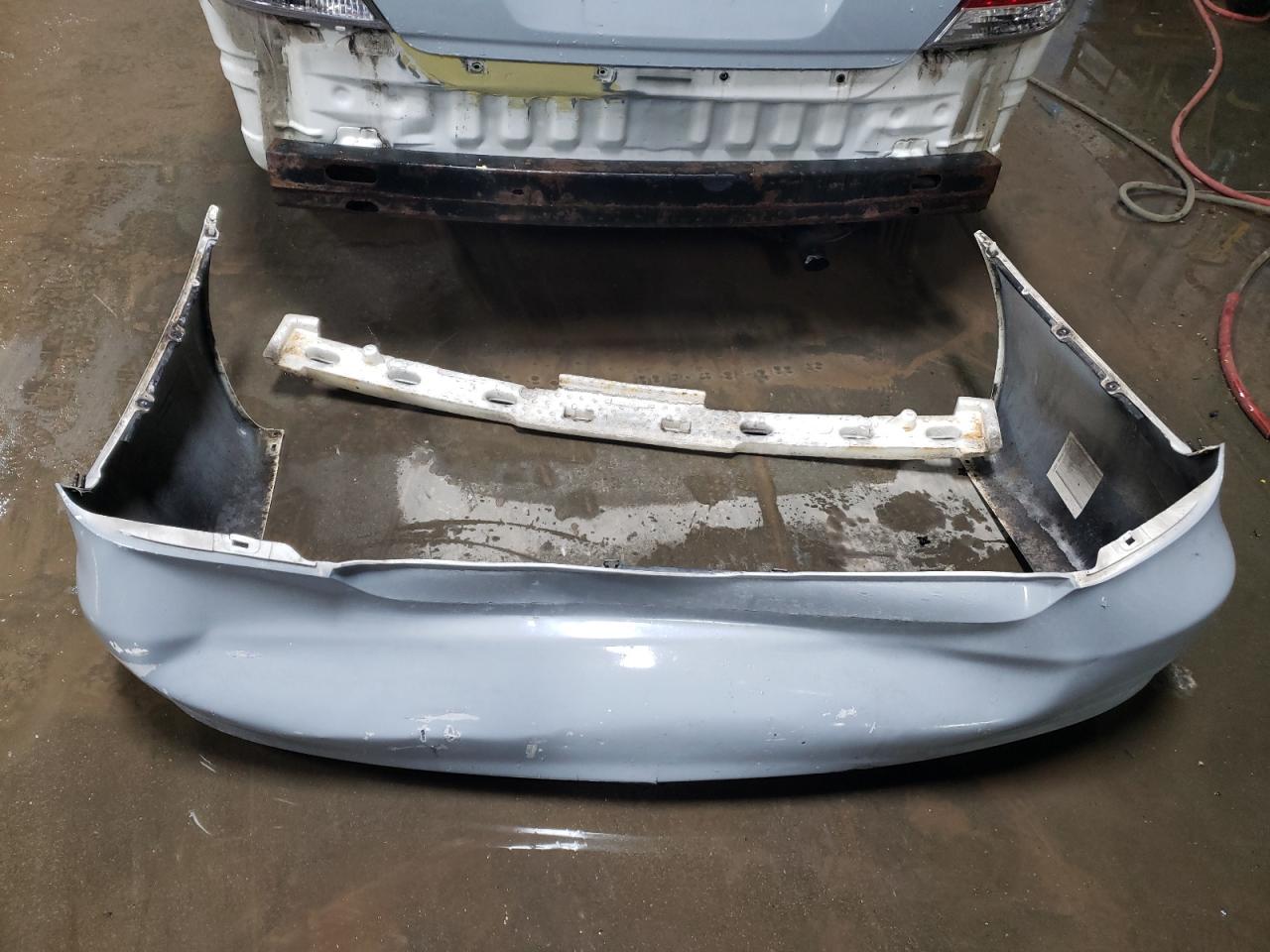2005 Toyota Camry - Image 12